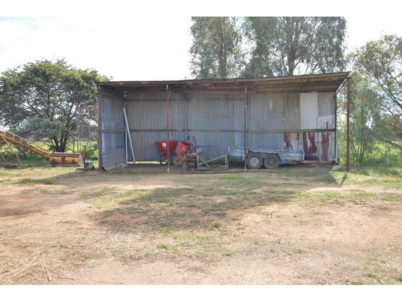 8 Ross Road, Katamatite VIC 3649