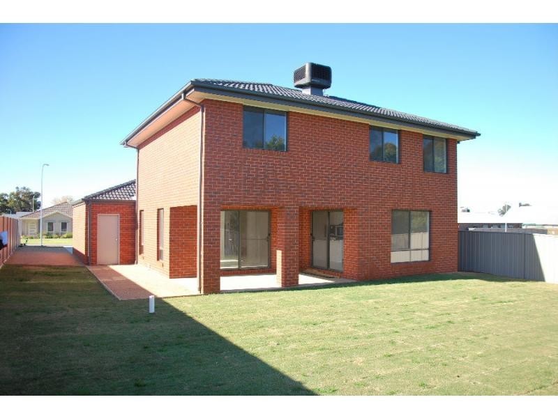 4 Mavis Steward Drive, Barooga NSW 3644