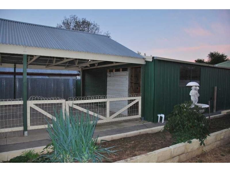 12 Thompson Avenue, Cobram VIC 3644