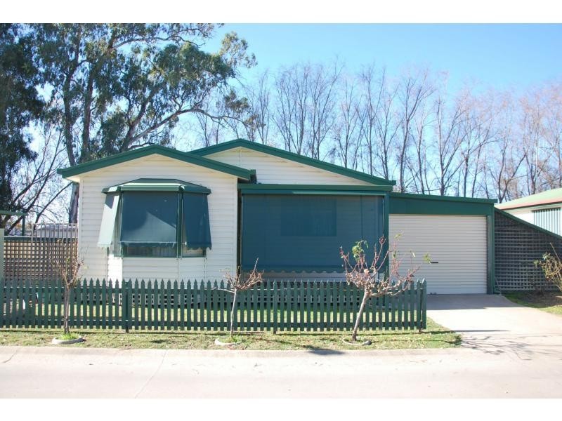 20 Oasis Drive, Oasis Village, Cobram VIC 3644