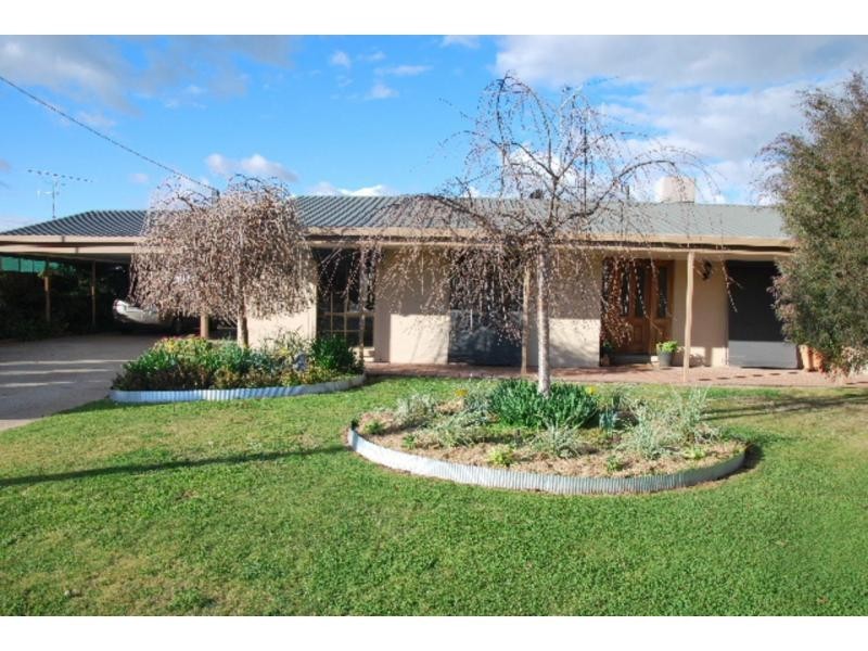 6 Hovell Court, Cobram VIC 3644