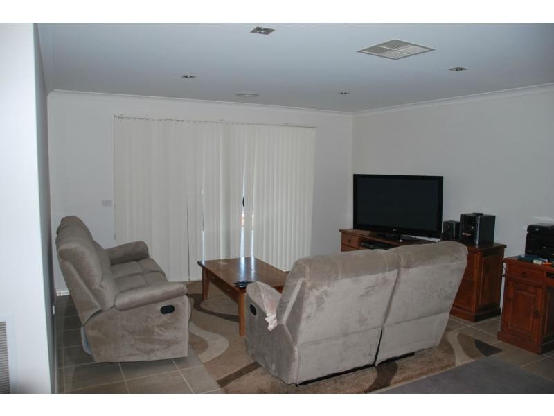 13 Rivertown Grove, Cobram VIC 3644