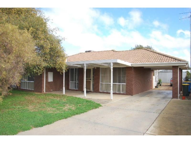 4 Irene Street, Cobram VIC 3644