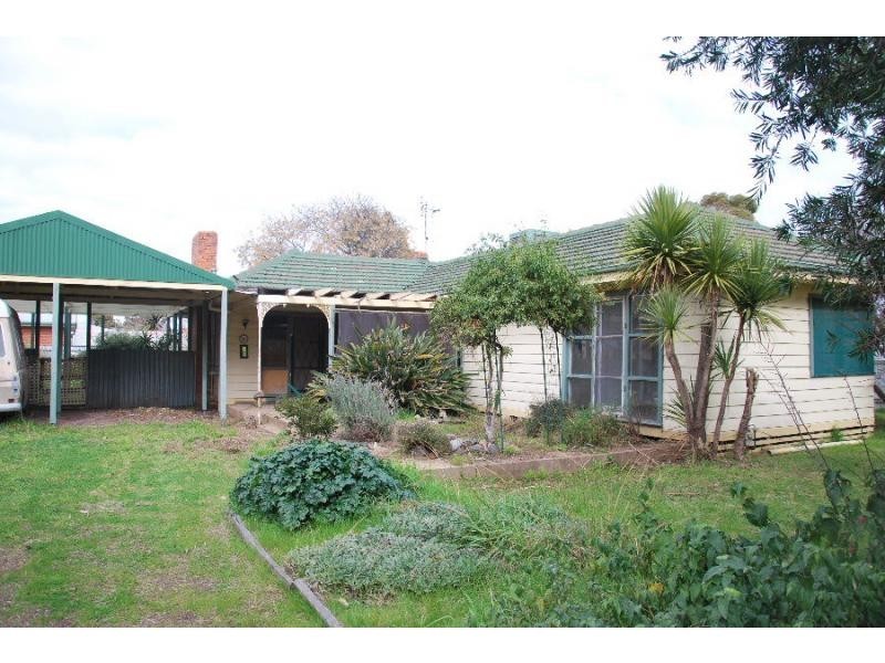 2 Elizabeth Street, Cobram VIC 3644