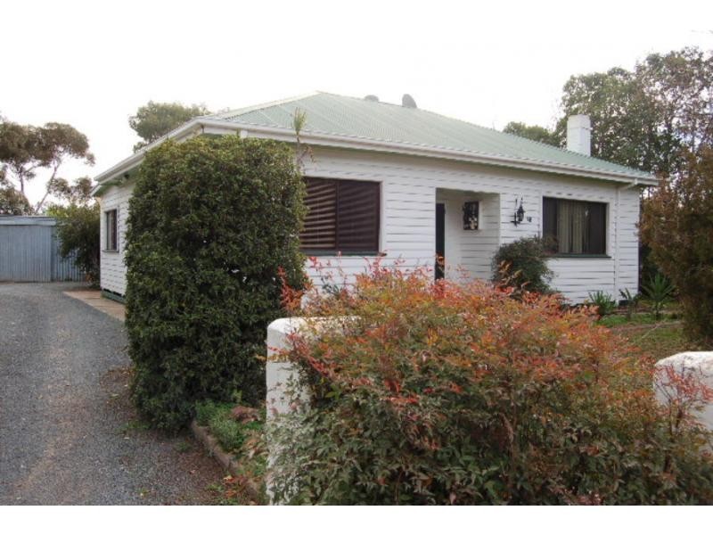 68 Murray Street, Tocumwal NSW 2714