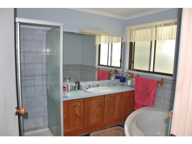 8 Ross Road, Katamatite VIC 3649
