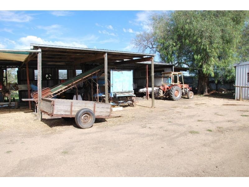 8 Ross Road, Katamatite VIC 3649