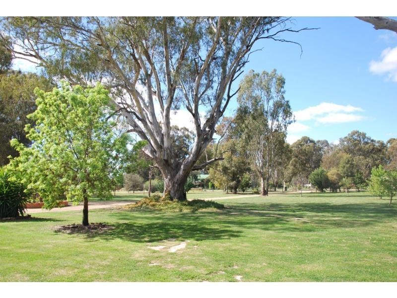 11 Marion Drive, Tocumwal NSW 2714