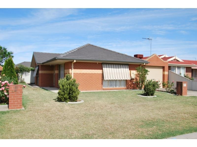 Unit 1/5 Apricot Circuit, Cobram VIC 3644
