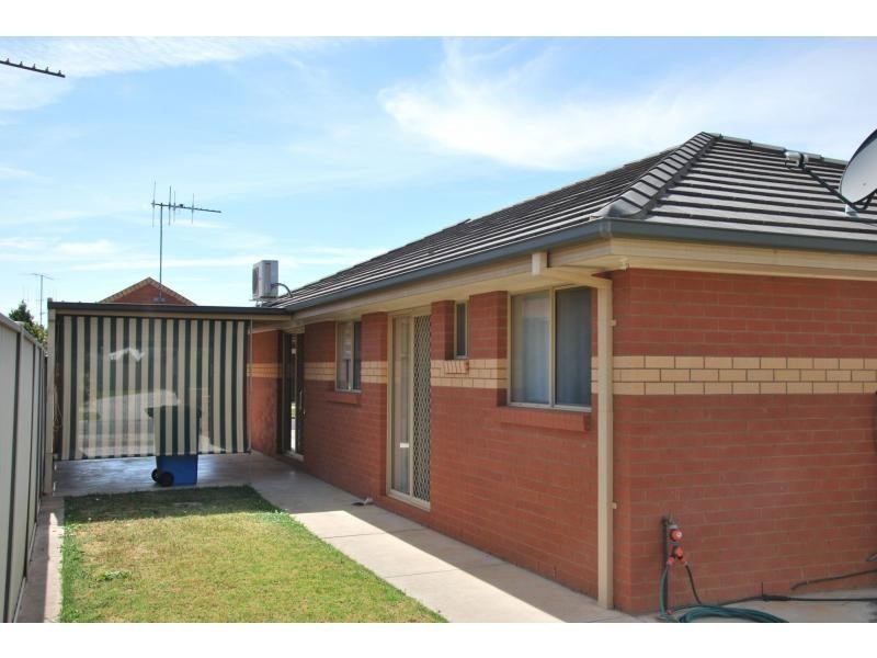 Unit 1/5 Apricot Circuit, Cobram VIC 3644