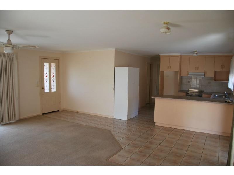 Unit 1/5 Apricot Circuit, Cobram VIC 3644