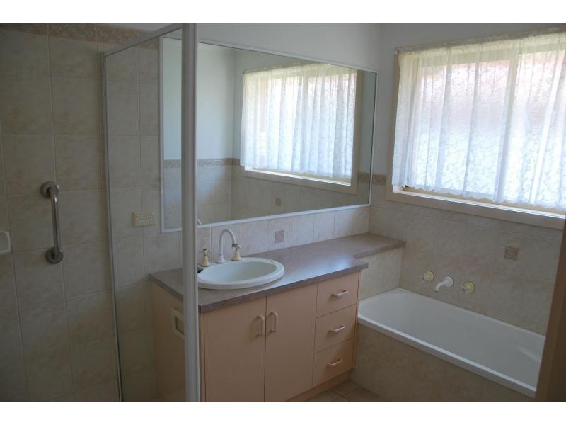 Unit 1/5 Apricot Circuit, Cobram VIC 3644