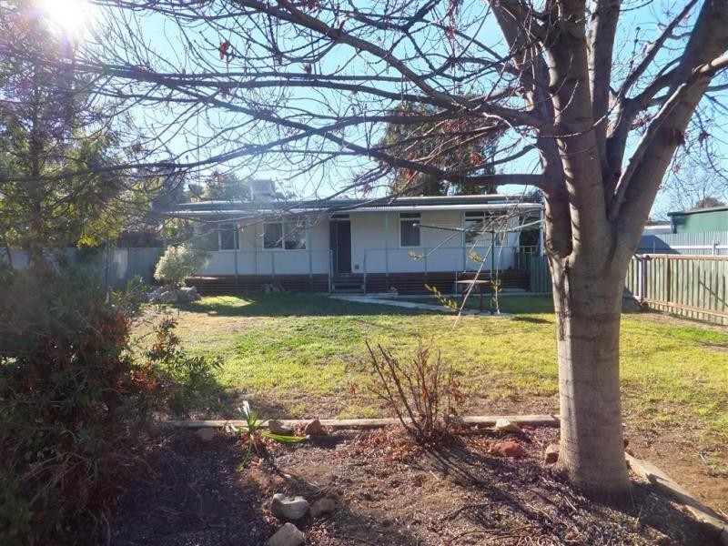 3 Flynn Street, Berrigan NSW 2712