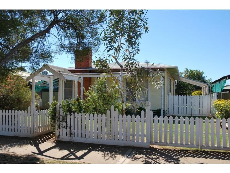 22 Charles Street, Cobram VIC 3644