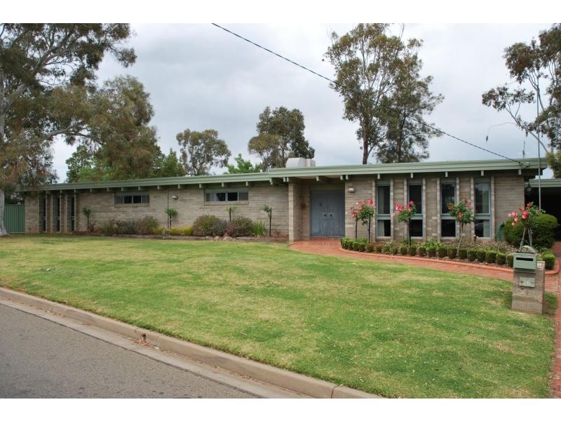 16 Toms Drive, Cobram VIC 3644