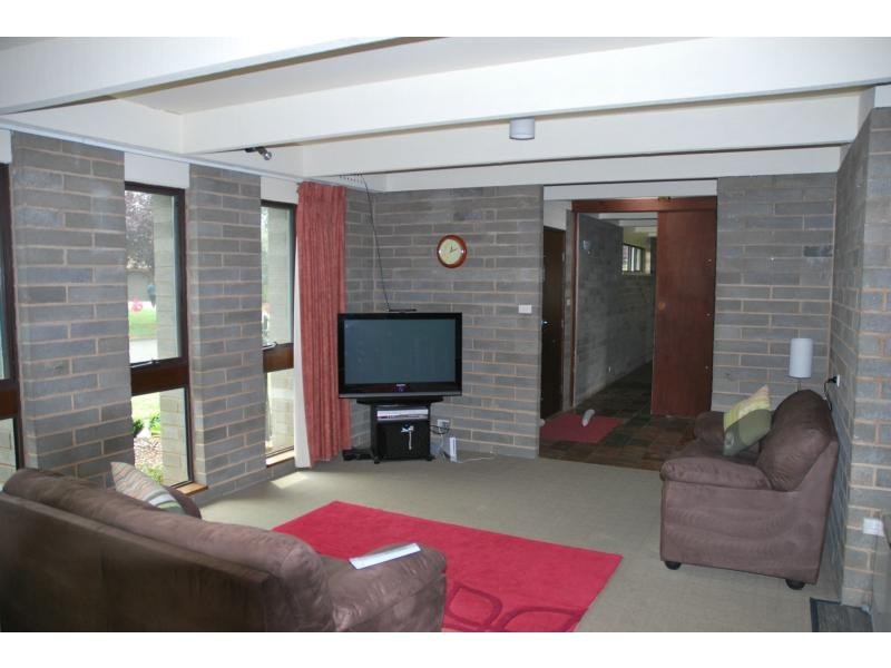 16 Toms Drive, Cobram VIC 3644