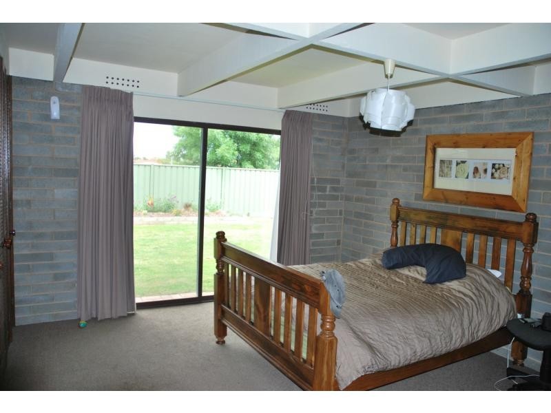 16 Toms Drive, Cobram VIC 3644