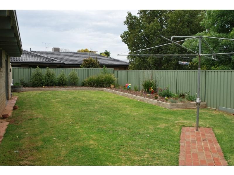 16 Toms Drive, Cobram VIC 3644