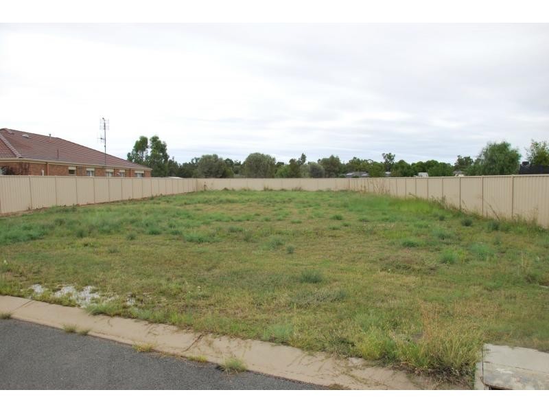 23 Nugget Fuller Drive, Tocumwal NSW 2714