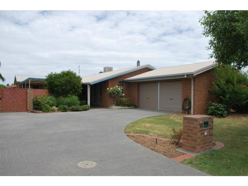 15 Mitchell Street, Cobram VIC 3644