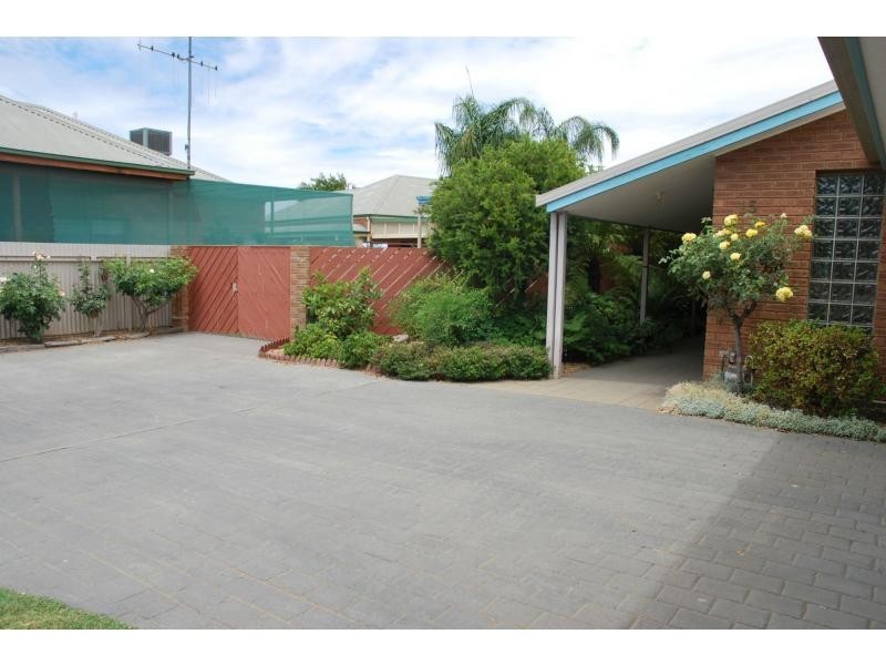 15 Mitchell Street, Cobram VIC 3644