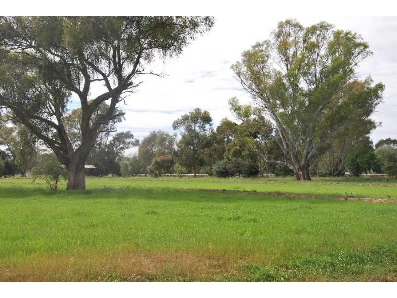 6989 Goulburn Valley Highway, Koonoomoo VIC 3644