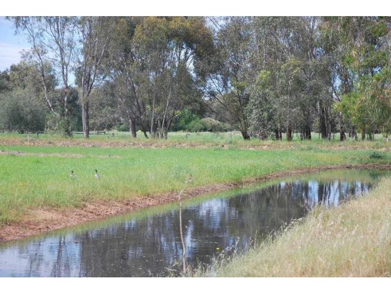 6989 Goulburn Valley Highway, Koonoomoo VIC 3644