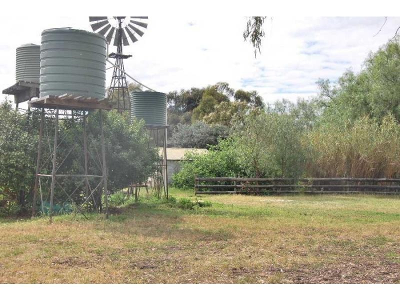 6989 Goulburn Valley Highway, Koonoomoo VIC 3644