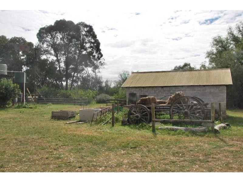 6989 Goulburn Valley Highway, Koonoomoo VIC 3644