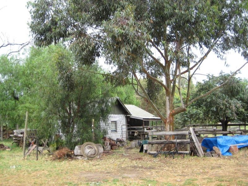 6989 Goulburn Valley Highway, Koonoomoo VIC 3644