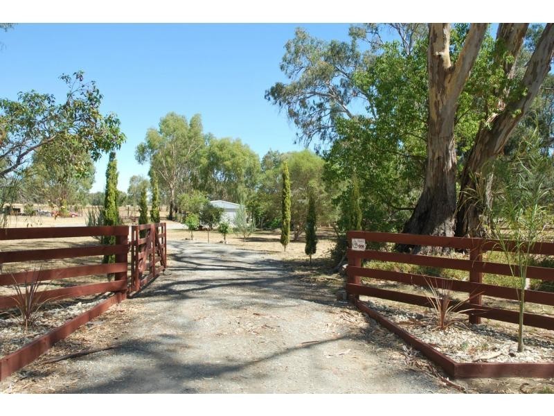 426 Maidment Road, Koonoomoo VIC 3644