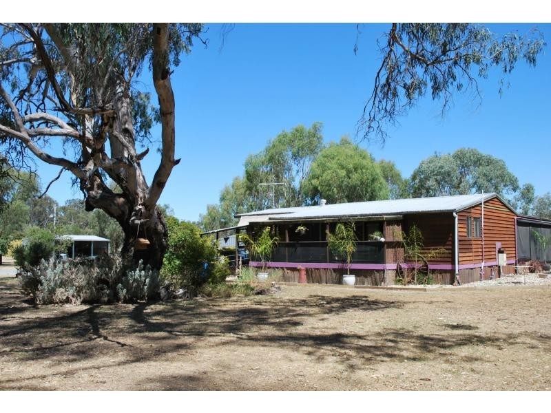 426 Maidment Road, Koonoomoo VIC 3644