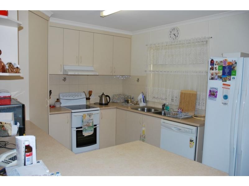 20 Lakeside Drive, Oasis Village, Cobram VIC 3644