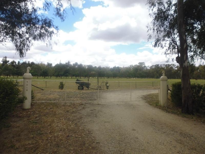 7316 Goulburn Valley Highway, Koonoomoo VIC 3644