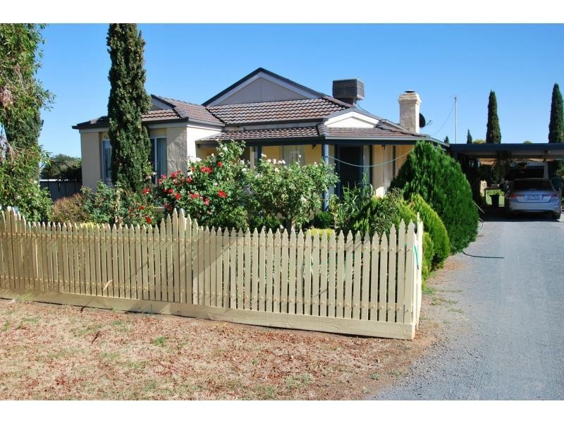 17 Hotchin Street, Katamatite VIC 3649