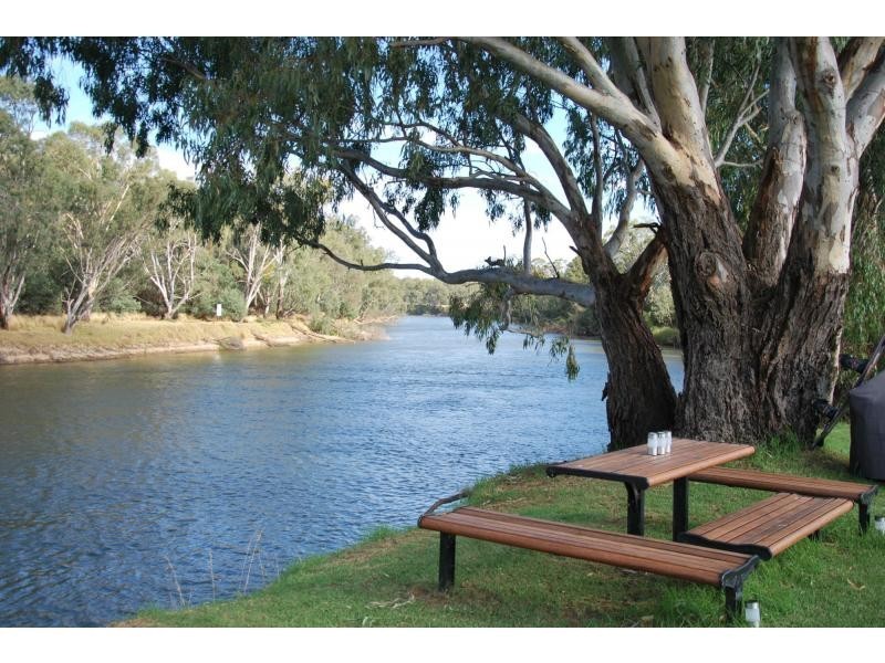 106 Quicks Road, Barooga NSW 3644