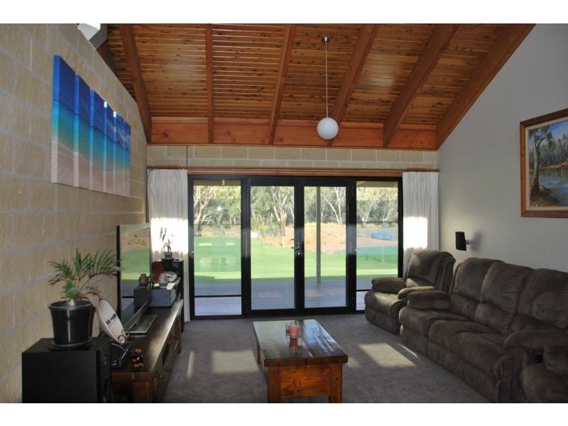 106 Quicks Road, Barooga NSW 3644