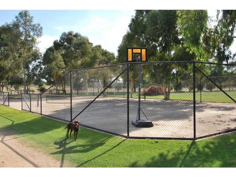 106 Quicks Road, Barooga NSW 3644