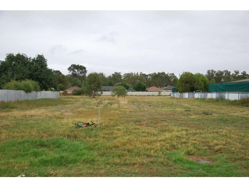 18 Karook Street, Cobram VIC 3644