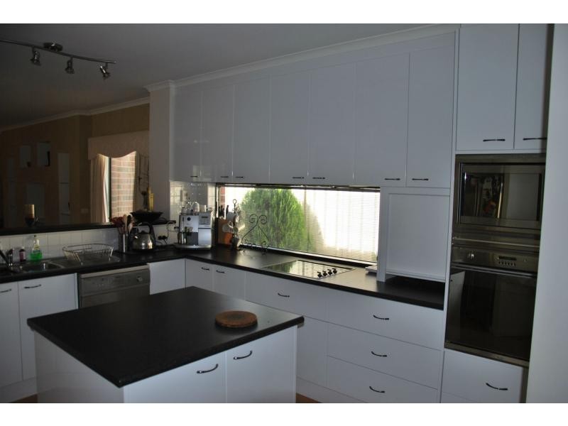 9 Gattuso Drive, Cobram VIC 3644
