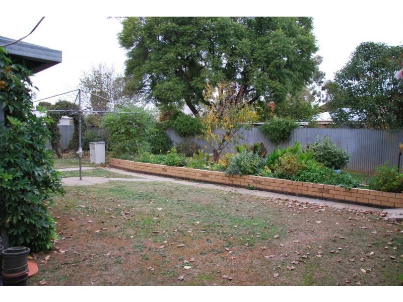 1 Glenavon Avenue, Cobram VIC 3644