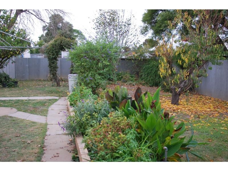 1 Glenavon Avenue, Cobram VIC 3644