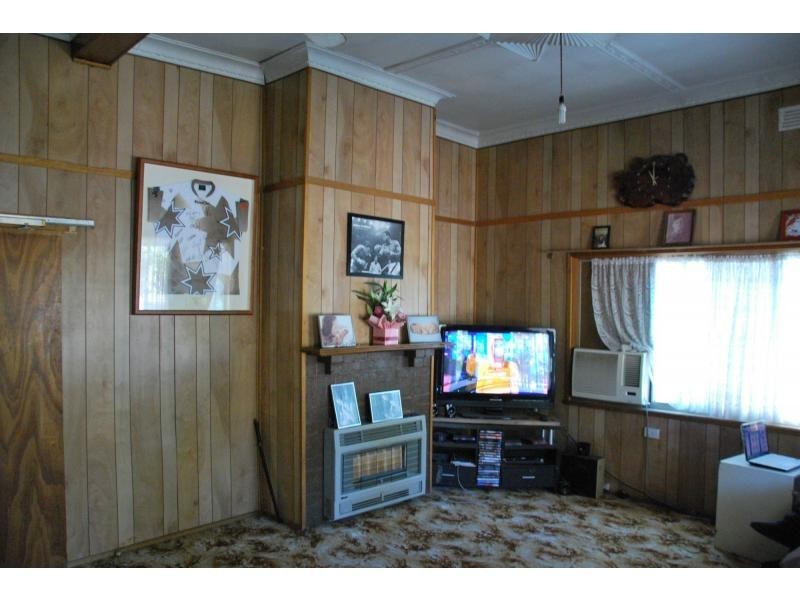 35 Anzac Avenue, Tocumwal NSW 2714