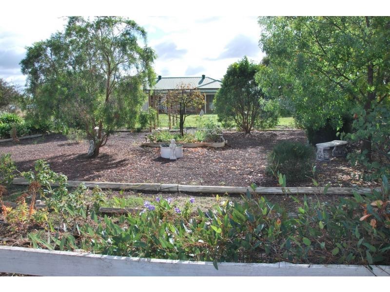 35 Meyers Street, Bearii VIC 3641