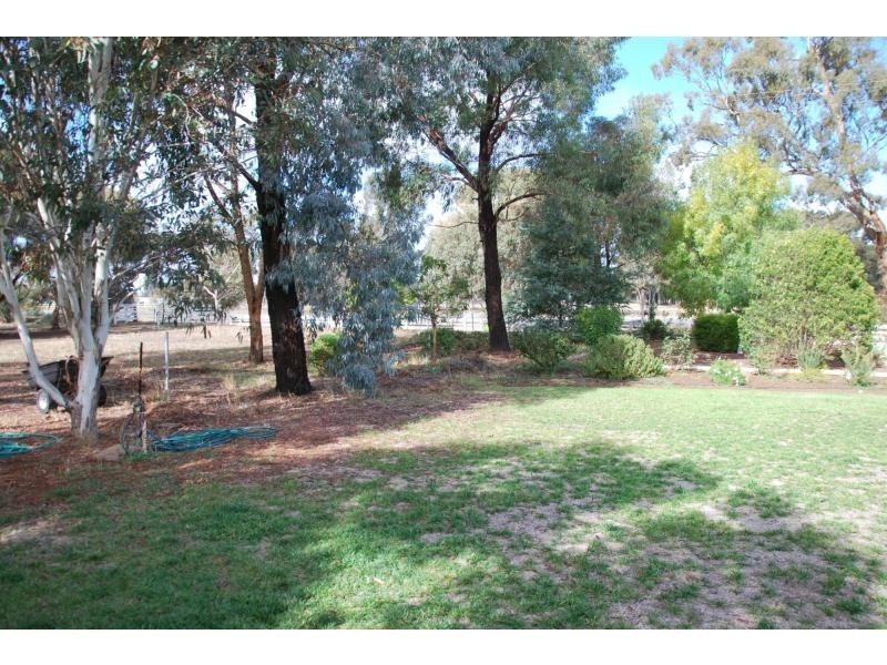 35 Meyers Street, Bearii VIC 3641