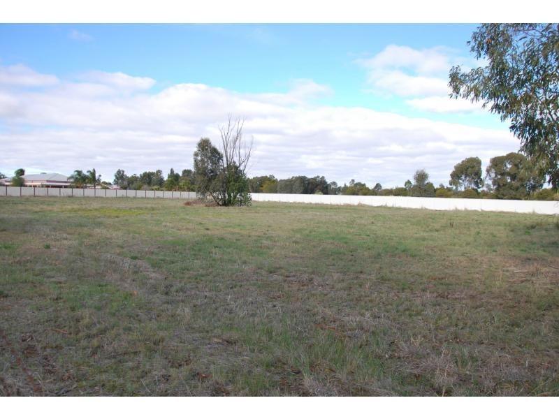 L2, 43 Catona Crescent, Cobram VIC 3644