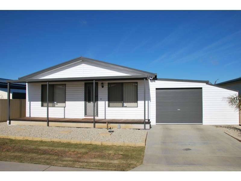 5 Savanna Street, Green Palms Village, Cobram VIC 3644