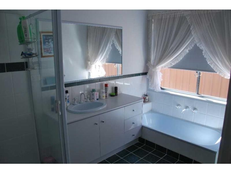 9 Orange Grove, Barooga NSW 3644