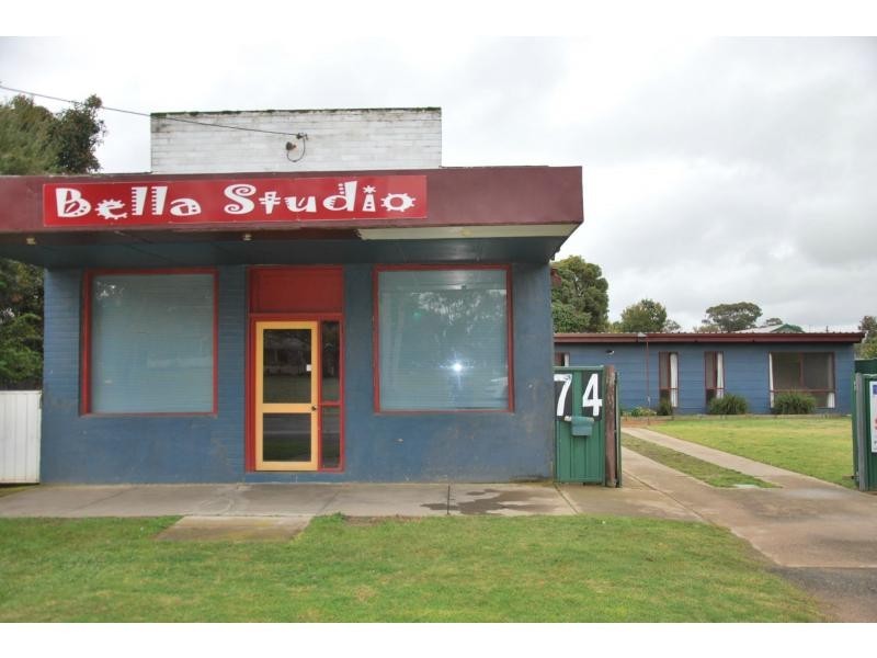 74 Hennessey Street, Tocumwal NSW 2714