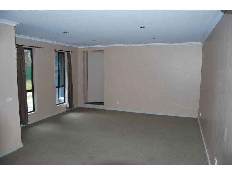 74 Hennessey Street, Tocumwal NSW 2714